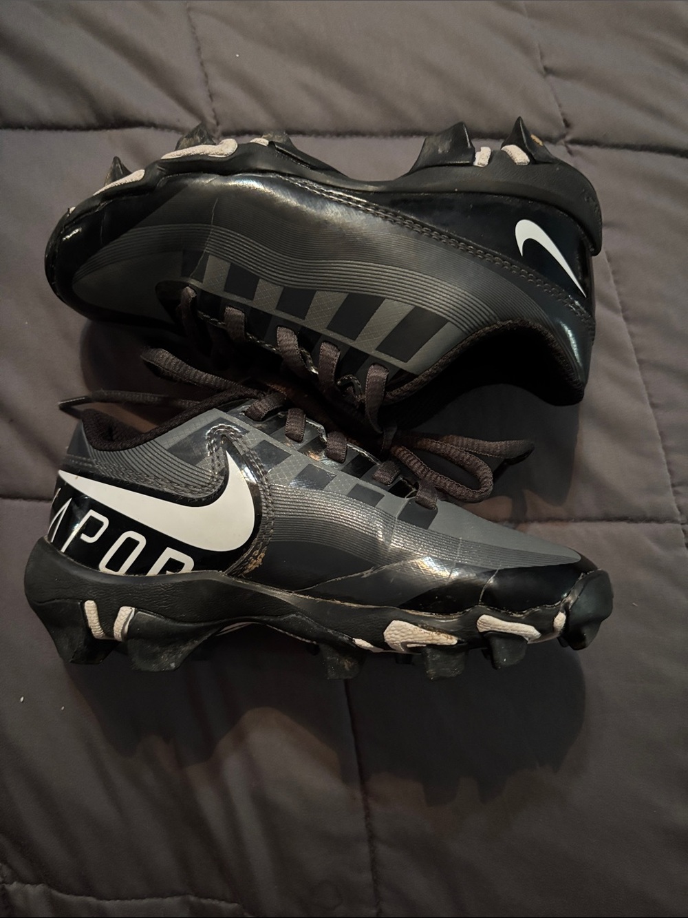 Nike Boys Vapor Cleats — Black and White